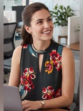 LOFT Women’s Floral Sleeveless Blouse - Keyhole Halter Neck Size Medium